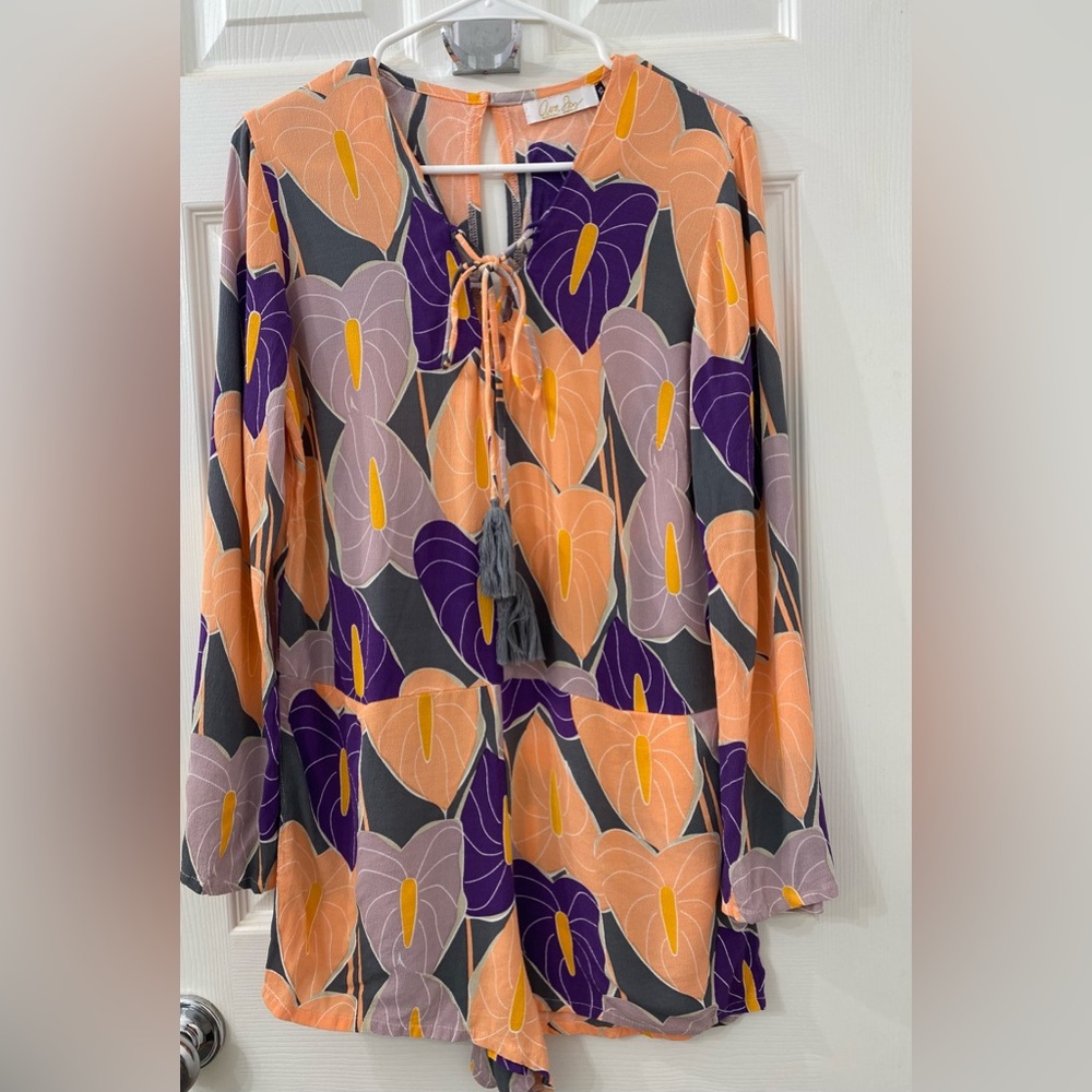 Ava Sky Fighting Eel Anthurium Romper. Size XS. Excellent used condition.